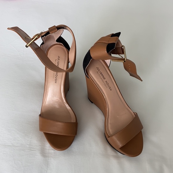 Julianne Hough wedge heels - Picture 2 of 8